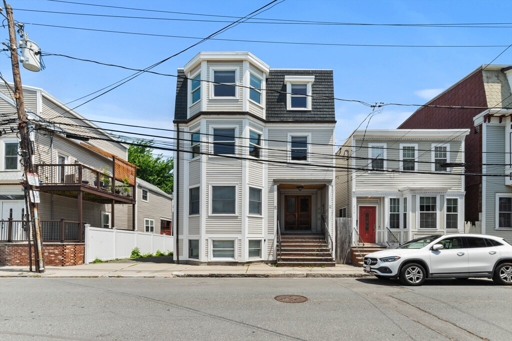 Building Photo - 212 W 9th St