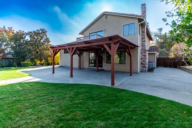 Building Photo - 2741 Seminole Dr