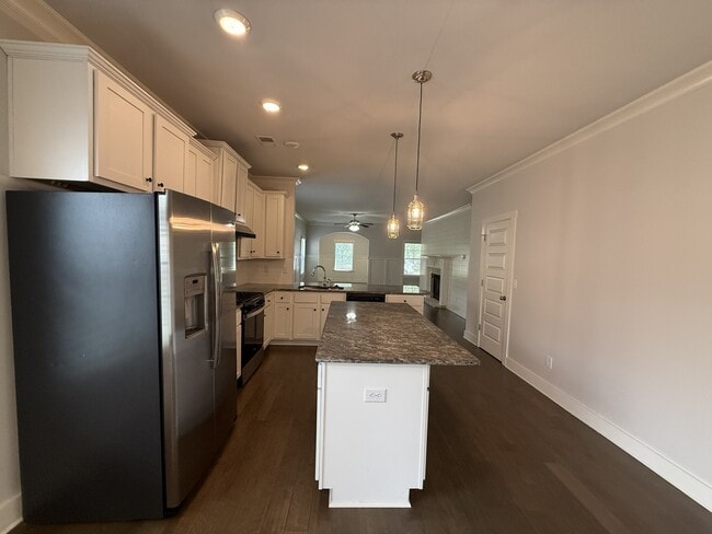 Building Photo - 22 Desert Oak Ct SW