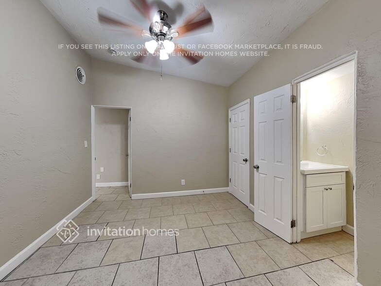 Building Photo - 3652 Prado Dr