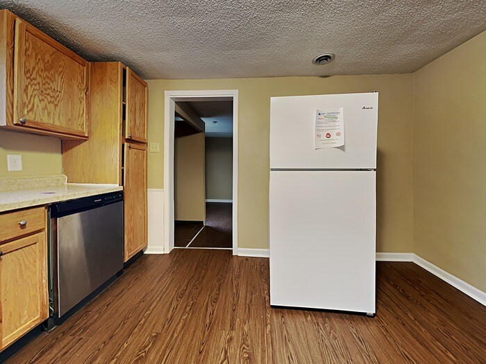 Building Photo - 812 W Smith Valley Rd