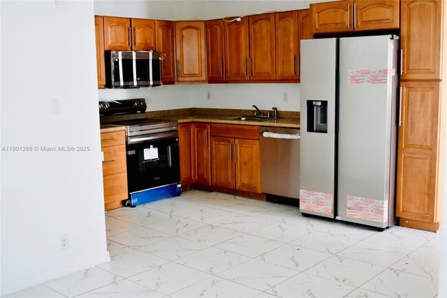 Building Photo - 2280 SW 43rd Ave