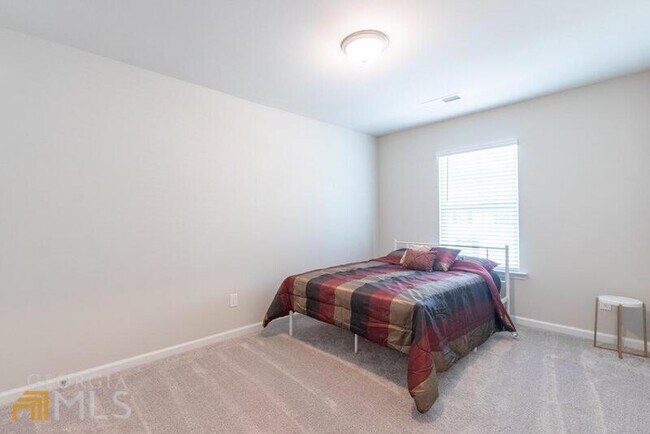 Building Photo - 3506 Lakeview Crk