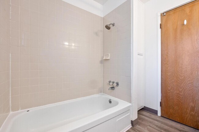 Building Photo - 1708-1710 Alameda Avenue