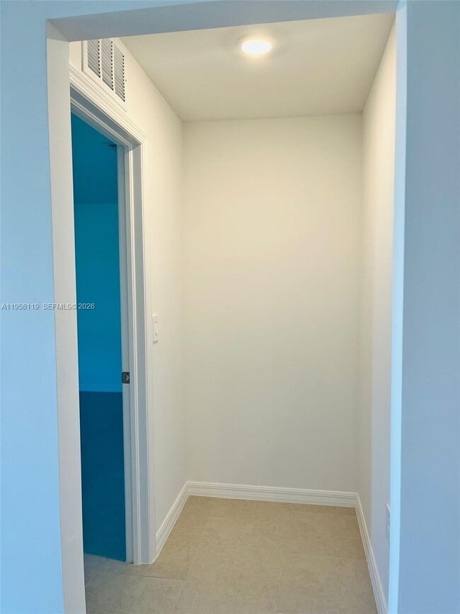 Building Photo - 17603 Paradiso Wy