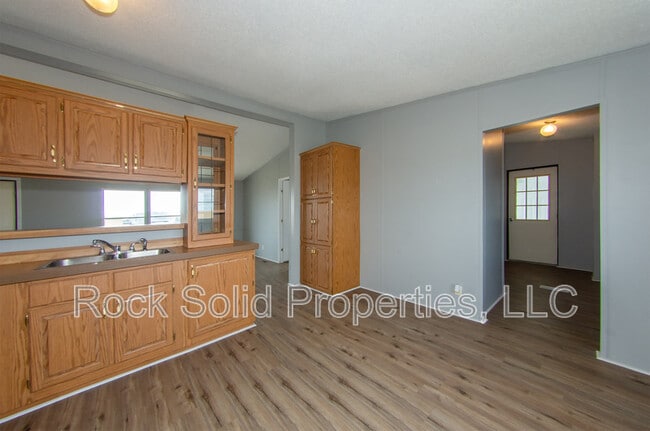 Building Photo - 1556 Rd 140