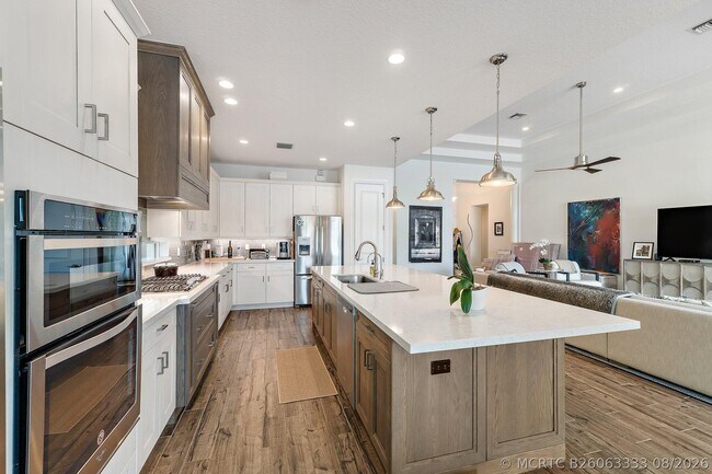 Building Photo - 518 Carrara Ct