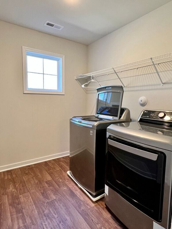 Building Photo - 8180 Lyman Ct