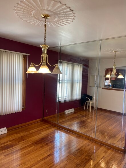 Dining - 3537 W 75th Pl