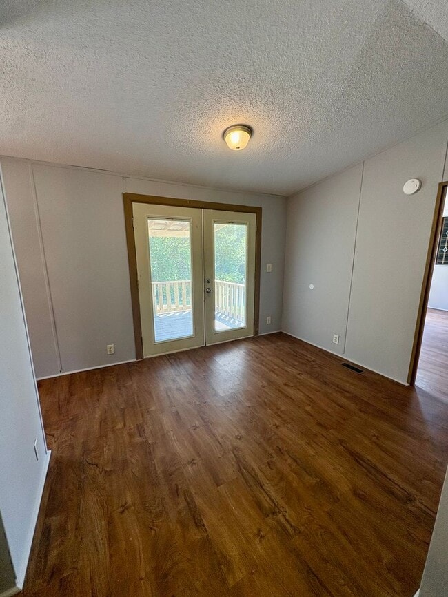Building Photo - 1498 Siddens Rd