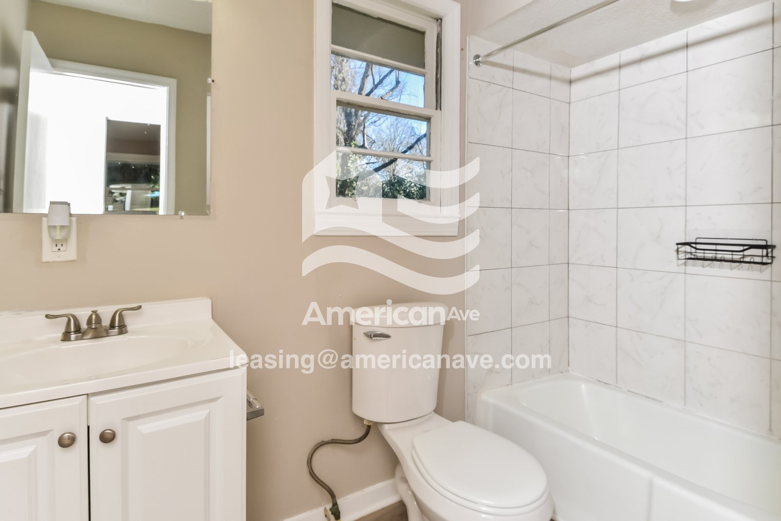 Building Photo - 4016 Williamsburg Dr