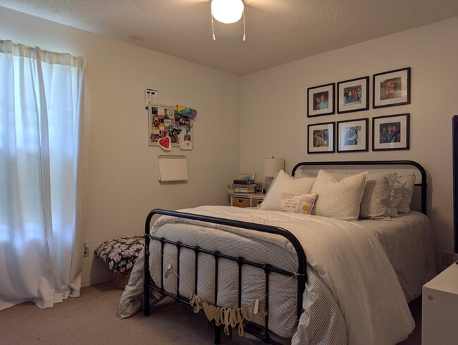 Building Photo - "Charming 3-Bedroom Retreat with 2 Full Baths in Tranquil Martin, TN"