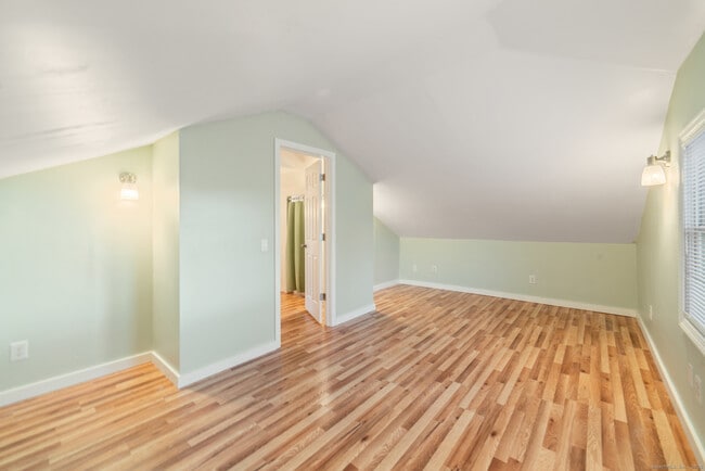 Building Photo - 46 Elaine Rd