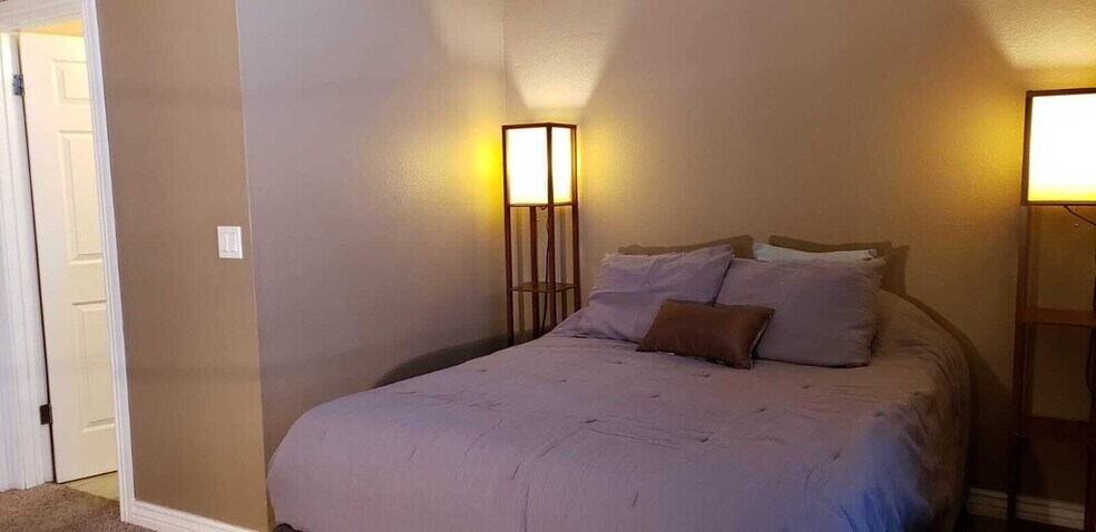 Bedroom - 4601 N 102nd Ave