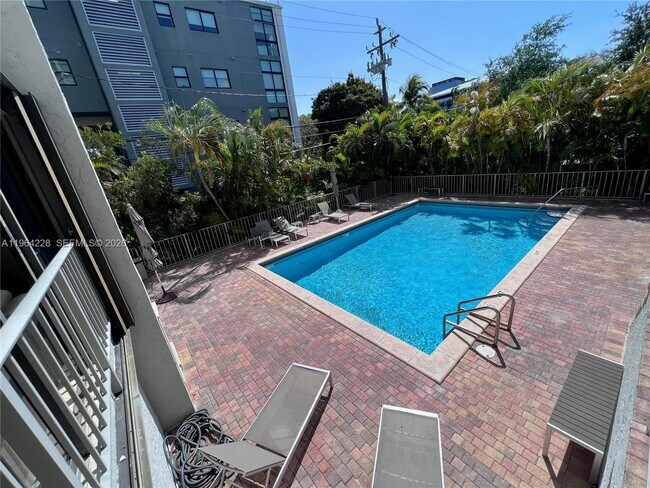 Building Photo - 575 Crandon Blvd