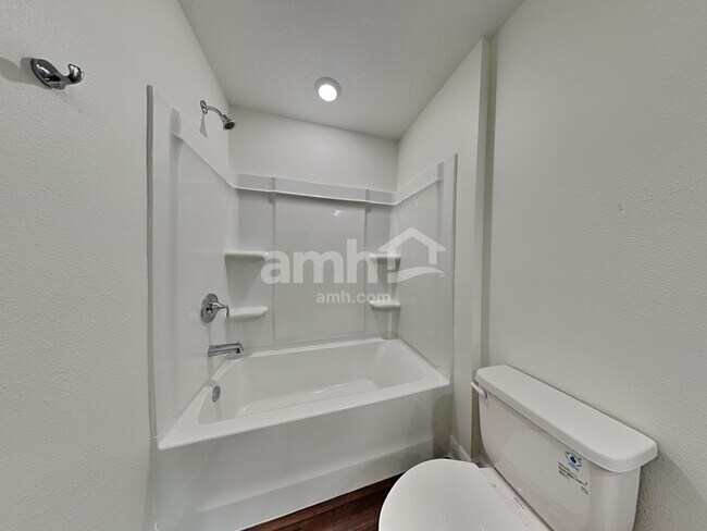 Building Photo - 27264 St Andrews Ave