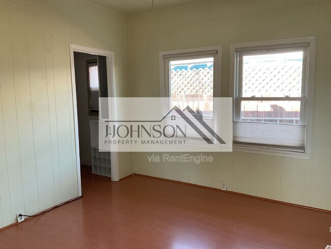 Building Photo - 1143 Wall St