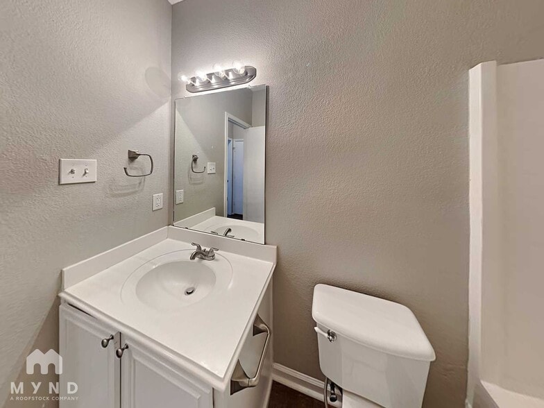 Building Photo - 6429 Rainwater Way