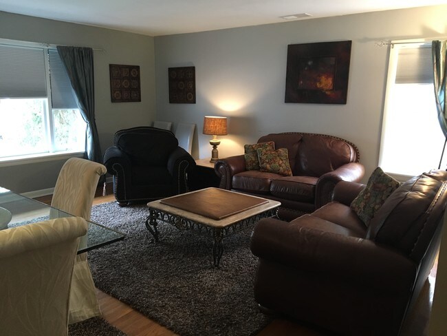 Building Photo - 1027 Cherokee Rd