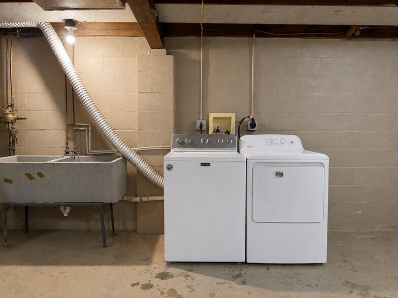 Building Photo - 430 Brimmer Ave