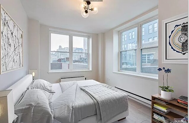 Building Photo - 111 Mulberry St