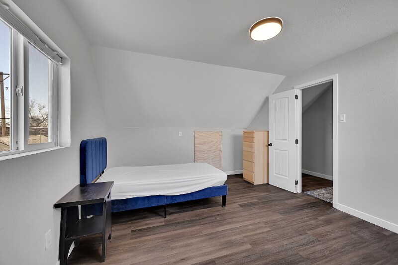 Building Photo - 660 Hickory St