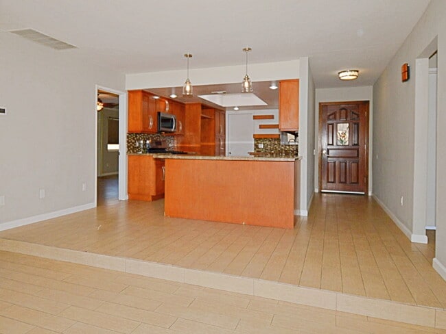 Building Photo - Cozy 3 bed 2 bath Cathedral City home