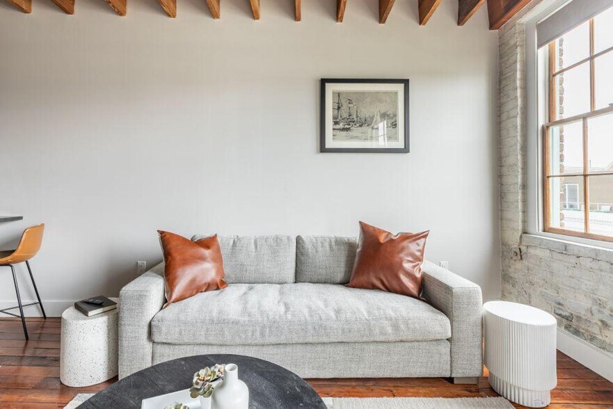 Building Photo - 315 Girod St