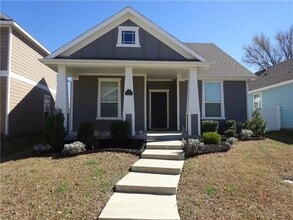 Building Photo - 1912 Rodgers Ln