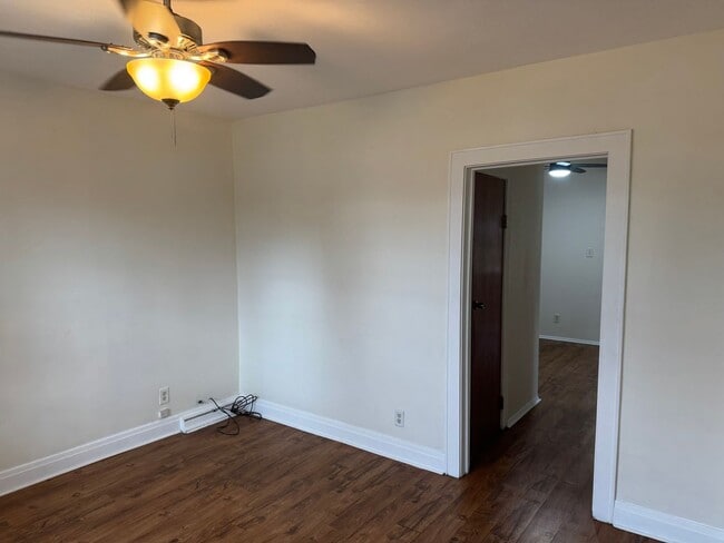Building Photo - Cozy 2BR, 1BA Single Family Home 2CG