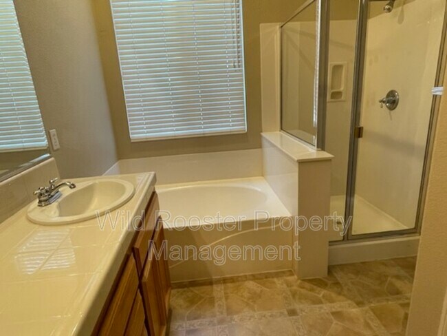 Building Photo - 10165 Sorenstam Dr