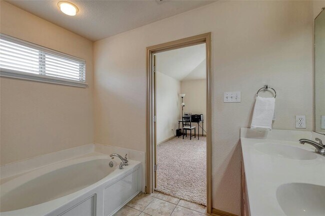Building Photo - 20632 Farm Pond Ln