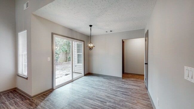 Building Photo - 3 Bedroom, 2 Bathroom home in the City of ...