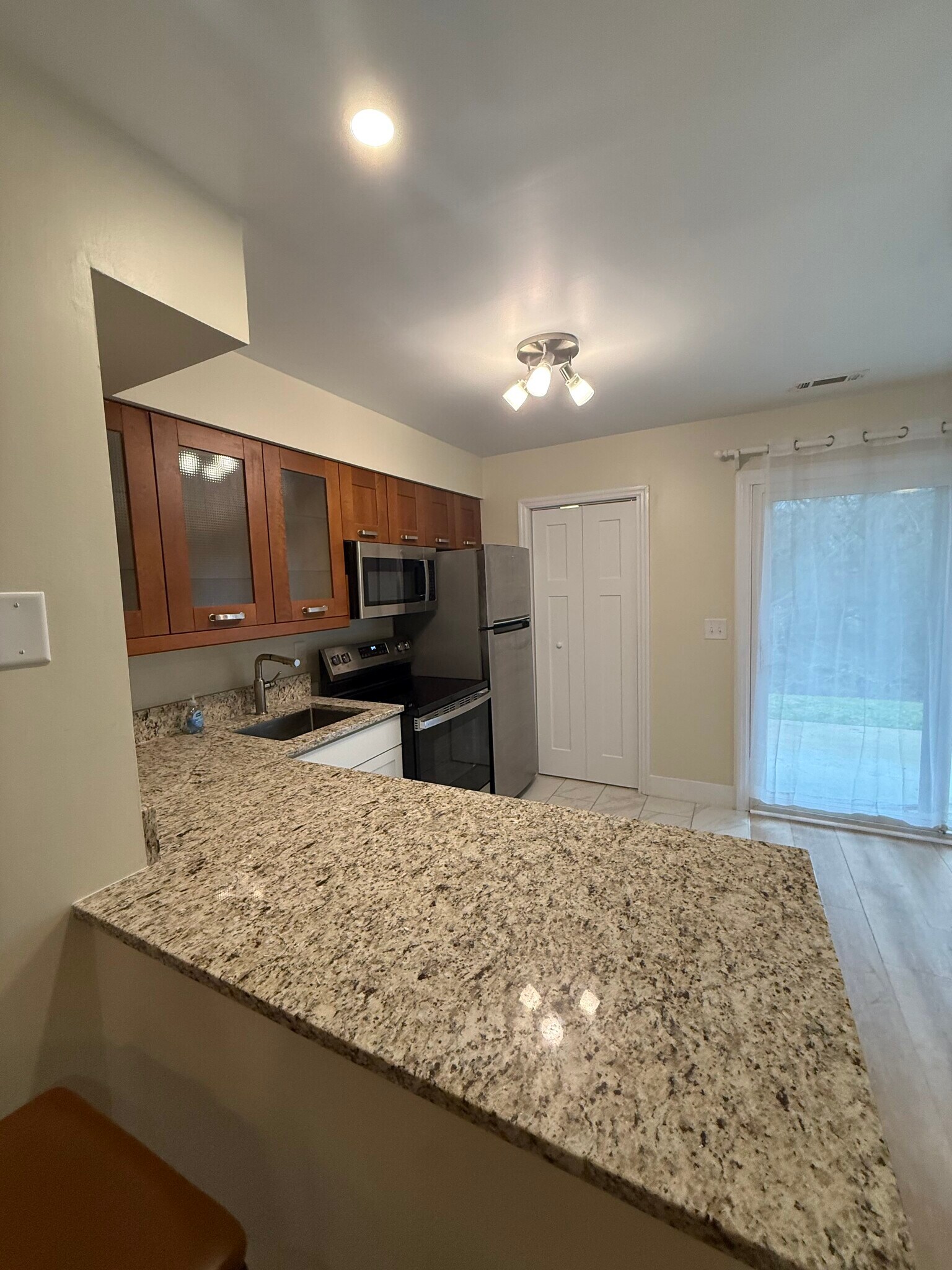 Building Photo - 104 Friar Ln
