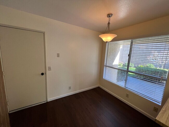 Building Photo - Nice Coronado II model home in Leisure Village 55+ Living