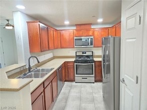 Building Photo - 6868 Sky Pointe Dr