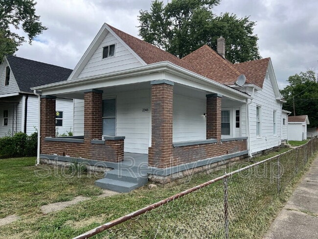 Primary Photo - 2348 Liberty Ave