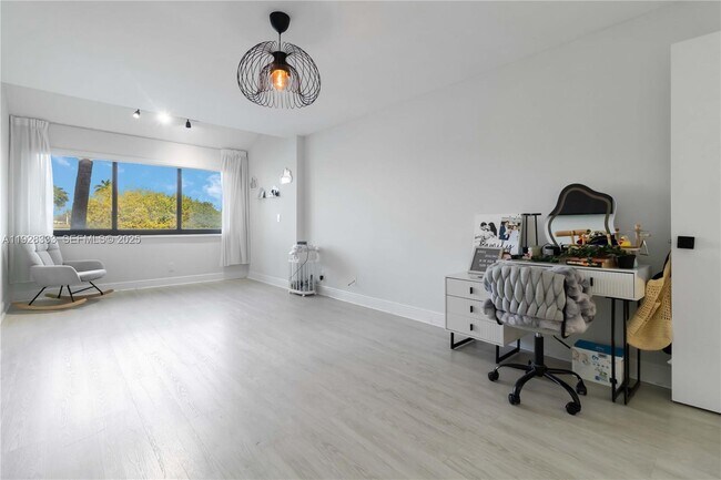 Building Photo - 3475 Emerald Oaks Dr