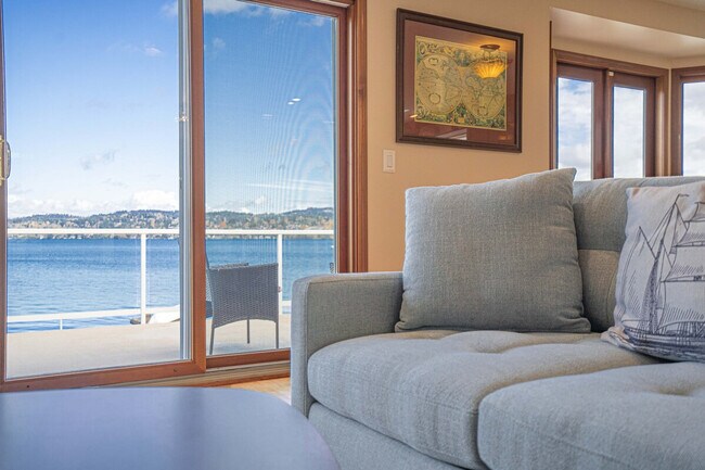 Building Photo - 10507 Rainier Ave S