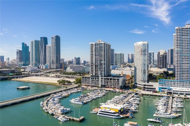 Building Photo - 555 NE 15th St