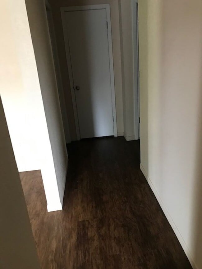 Building Photo - 711 Hawn Cir