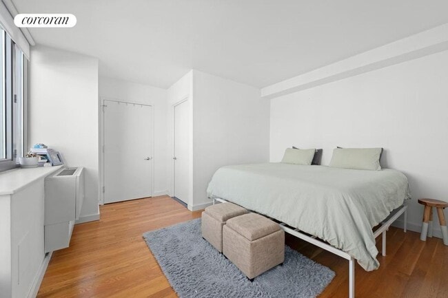 Building Photo - 247 N 7th St