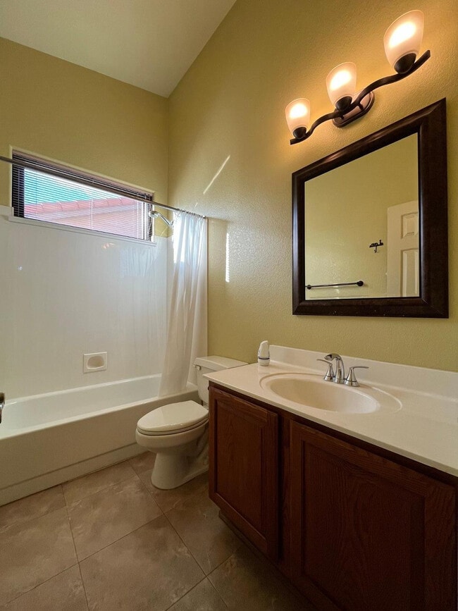 Building Photo - 187 W Amanda Ln