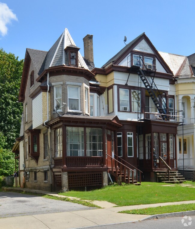 44 S Hamilton St 44 S Hamilton St Poughkeepsie NY 12601 Apartment