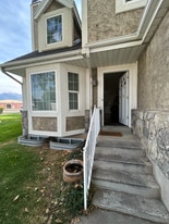 Building Photo - 690 E Downing St