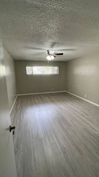 Building Photo - 1818 Rexford Dr