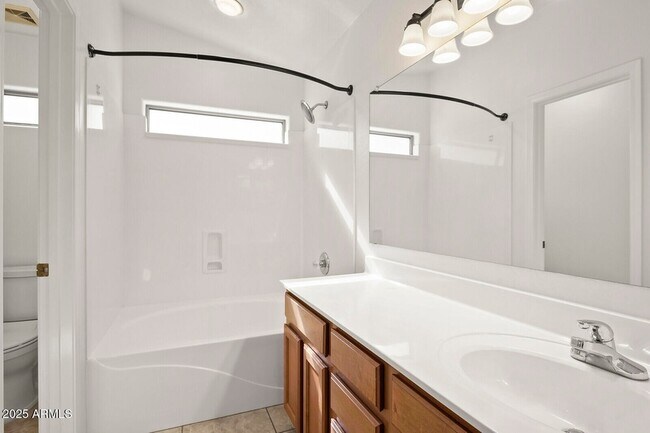 Building Photo - 3297 E Warbler Rd