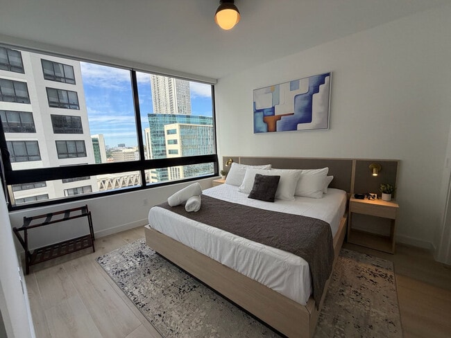 Building Photo - 225 N Miami Ave