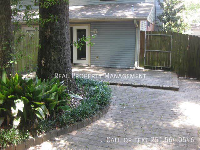 Building Photo - 959 Dickenson Ave