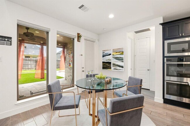 Building Photo - 28946 Parker Ridge Dr